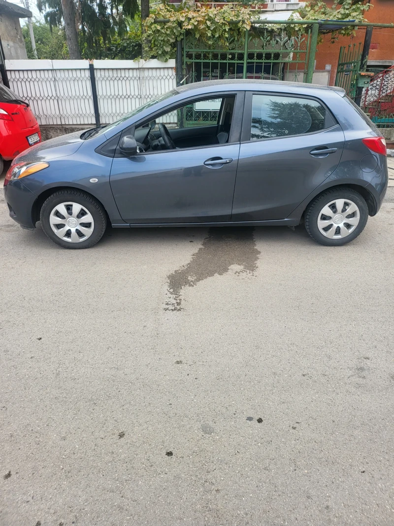 Mazda 2 1.4, снимка 2 - Автомобили и джипове - 47300810