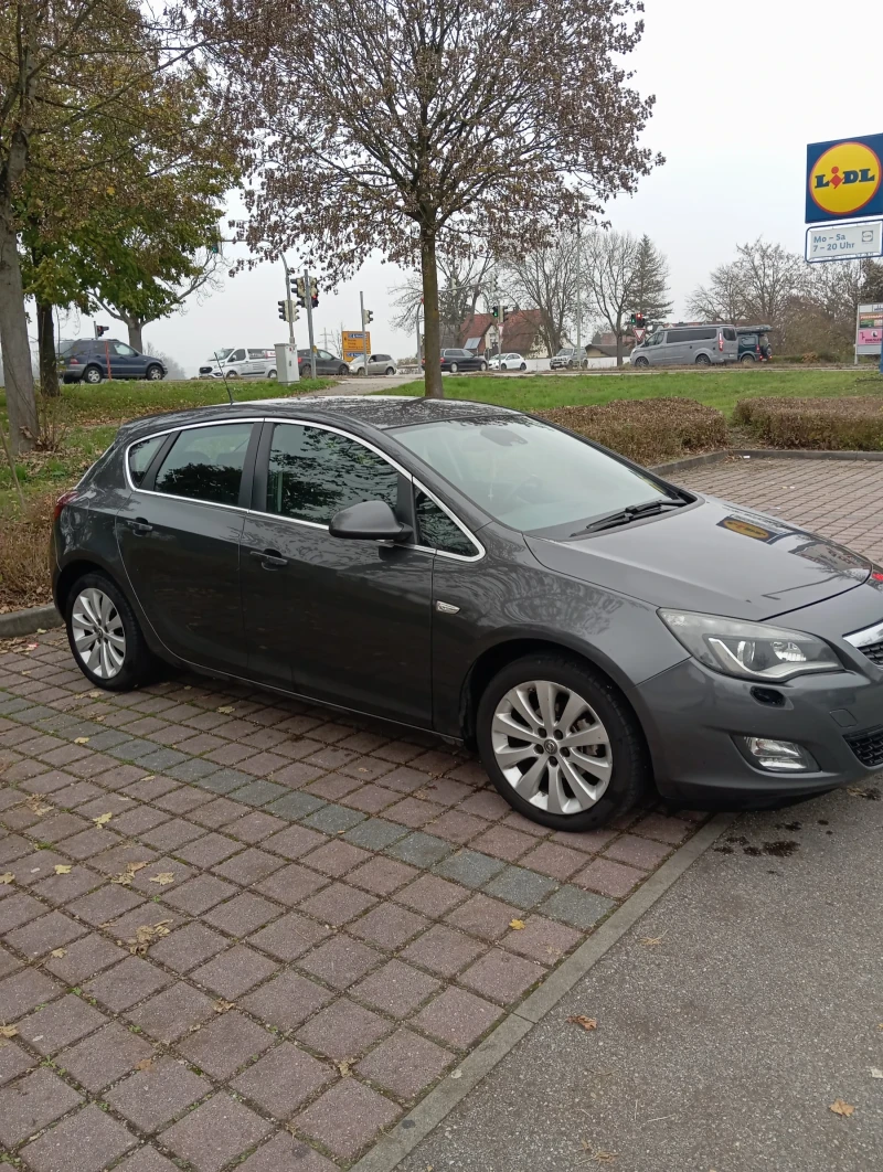 Opel Astra, снимка 3 - Автомобили и джипове - 48277700