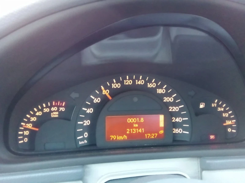 Mercedes-Benz C 320, снимка 9 - Автомобили и джипове - 49029235