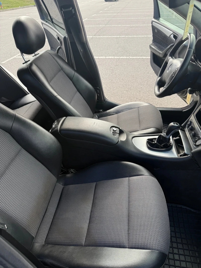 Mercedes-Benz C 220, снимка 8 - Автомобили и джипове - 52282846