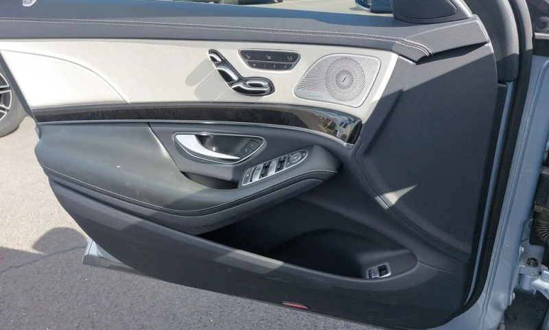 Mercedes-Benz S 560 4Matic, снимка 10 - Автомобили и джипове - 52635918