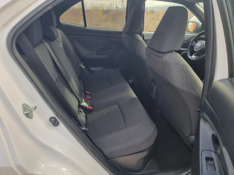Toyota Yaris Cross 1.5 HYBRID КАМЕРА Bi-LED, снимка 8 - Автомобили и джипове - 52790610