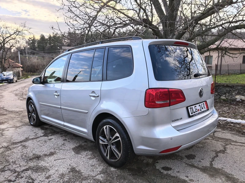 VW Touran 1.6tdi, снимка 3 - Автомобили и джипове - 53037296