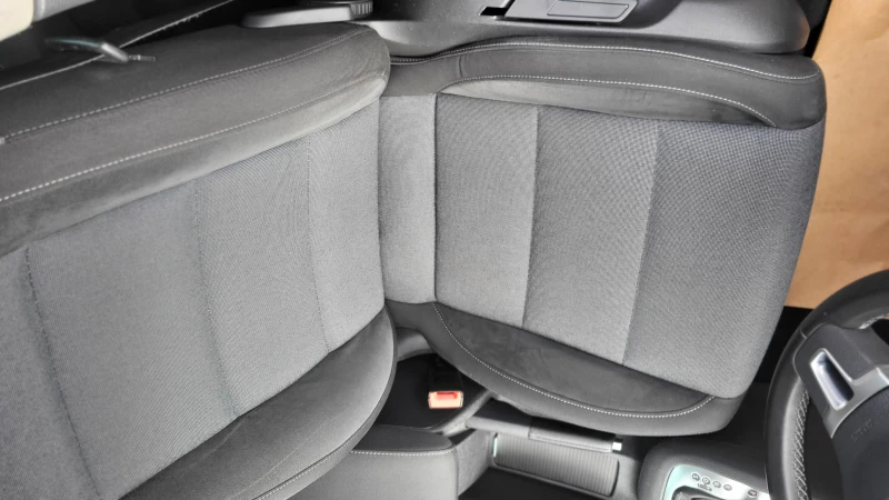 VW Golf 2.0 TDI, снимка 11 - Автомобили и джипове - 53122516