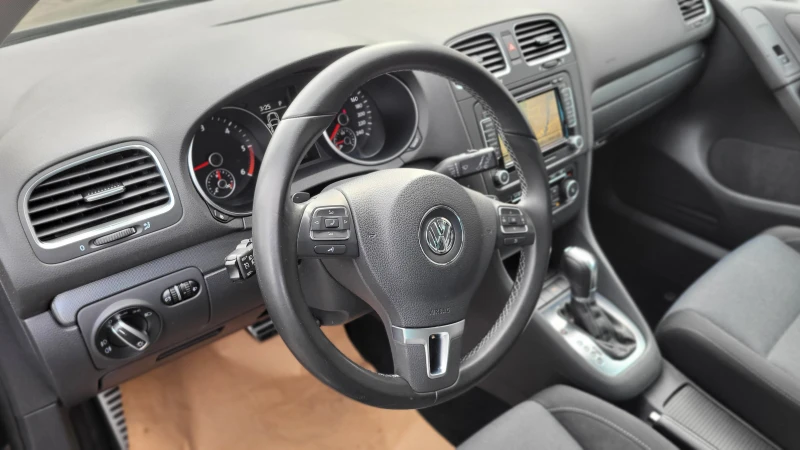 VW Golf 2.0 TDI, снимка 12 - Автомобили и джипове - 53122516