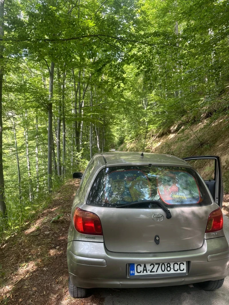 Toyota Yaris 1.0 VVTI, снимка 2 - Автомобили и джипове - 53176794