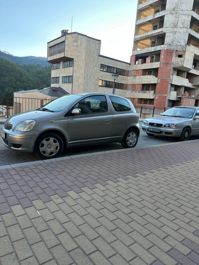 Toyota Yaris 1.0 VVTI, снимка 4 - Автомобили и джипове - 53176794