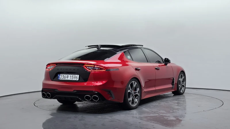 Kia Stinger 3.3 TURBO 4x4 GT / Пълна сервизна история !!!, снимка 2 - Автомобили и джипове - 53477237