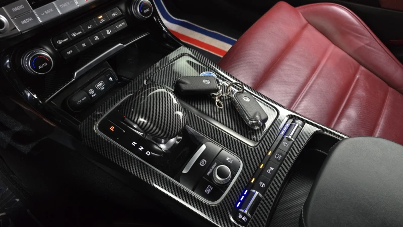 Kia Stinger 3.3 TURBO 4x4 GT / Пълна сервизна история !!!, снимка 13 - Автомобили и джипове - 53477237