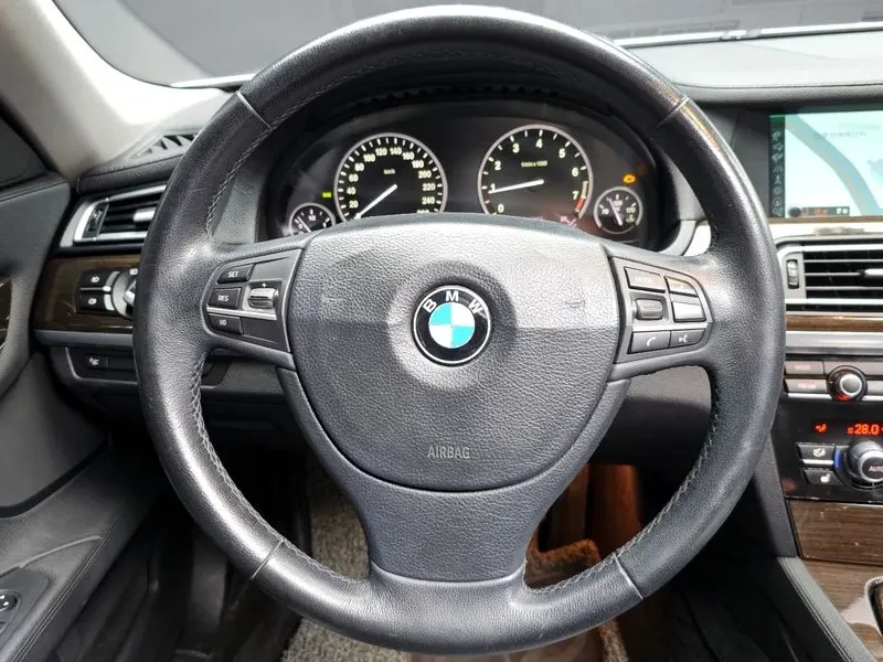 BMW 740 Li, снимка 13 - Автомобили и джипове - 55205477