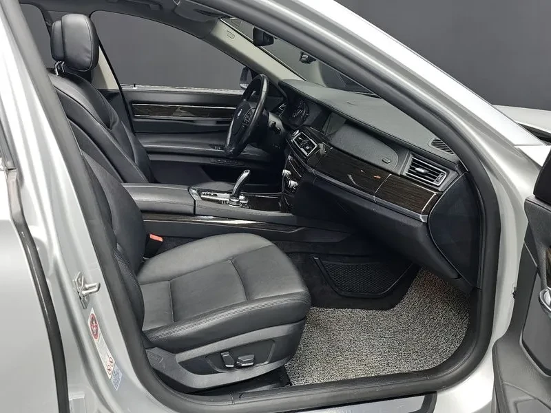 BMW 740 Li, снимка 11 - Автомобили и джипове - 55205477