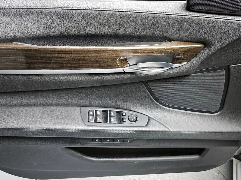 BMW 740 Li, снимка 17 - Автомобили и джипове - 55205477