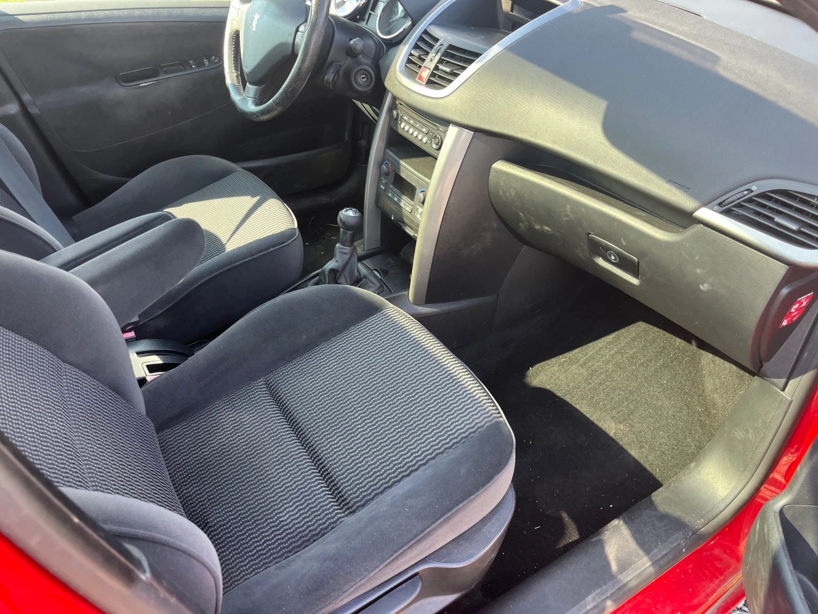 Peugeot 207 1.4 Панорама - изображение 8