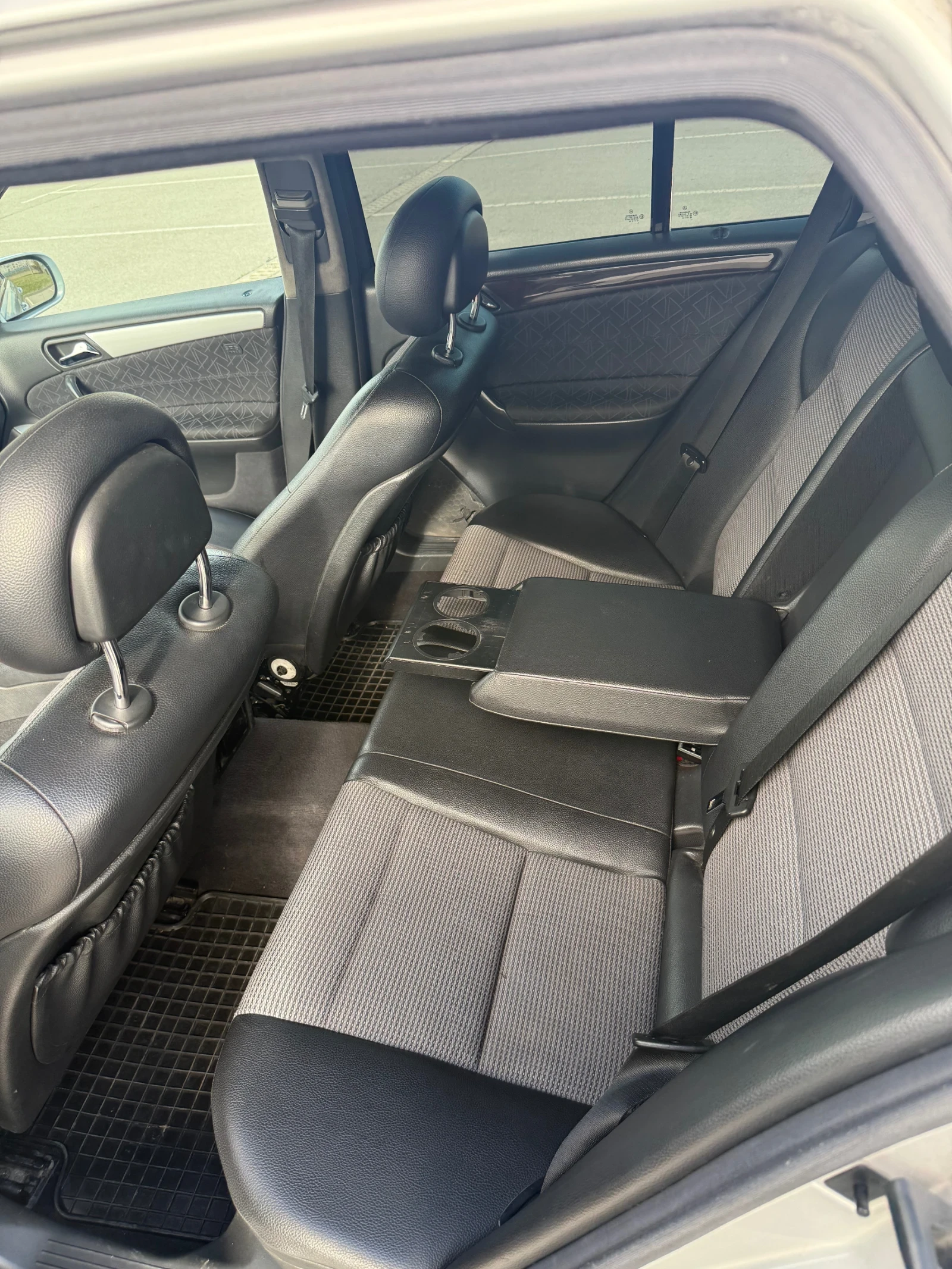 Mercedes-Benz C 220  - изображение 9