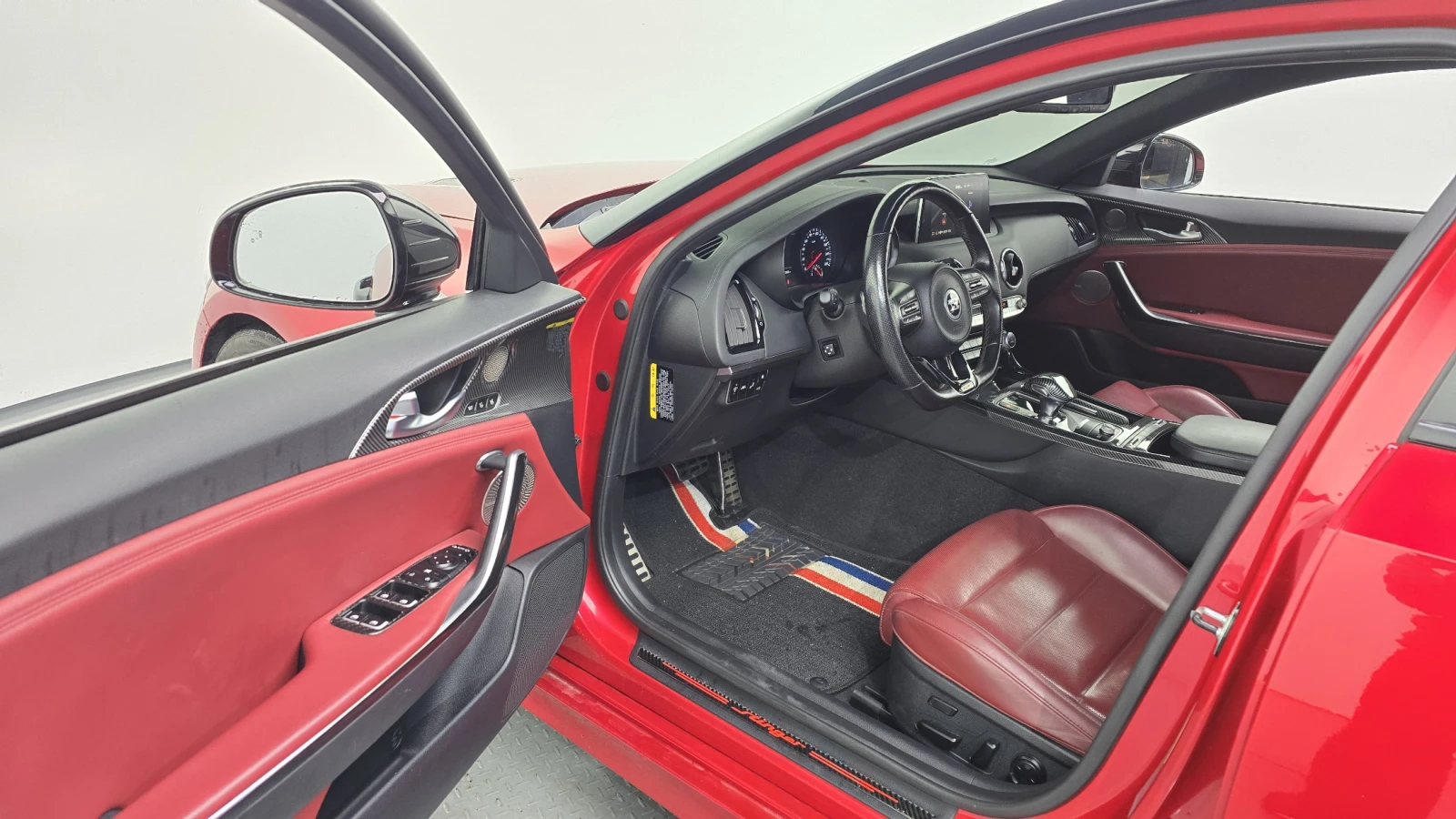 Kia Stinger 3.3 TURBO 4x4 GT / Пълна сервизна история !!! - изображение 5