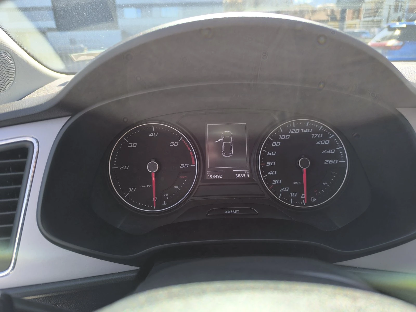 Seat Leon 1.6 TDI DSG7-CAM-DISTRONIC, снимка 6 - Автомобили и джипове - 53911173