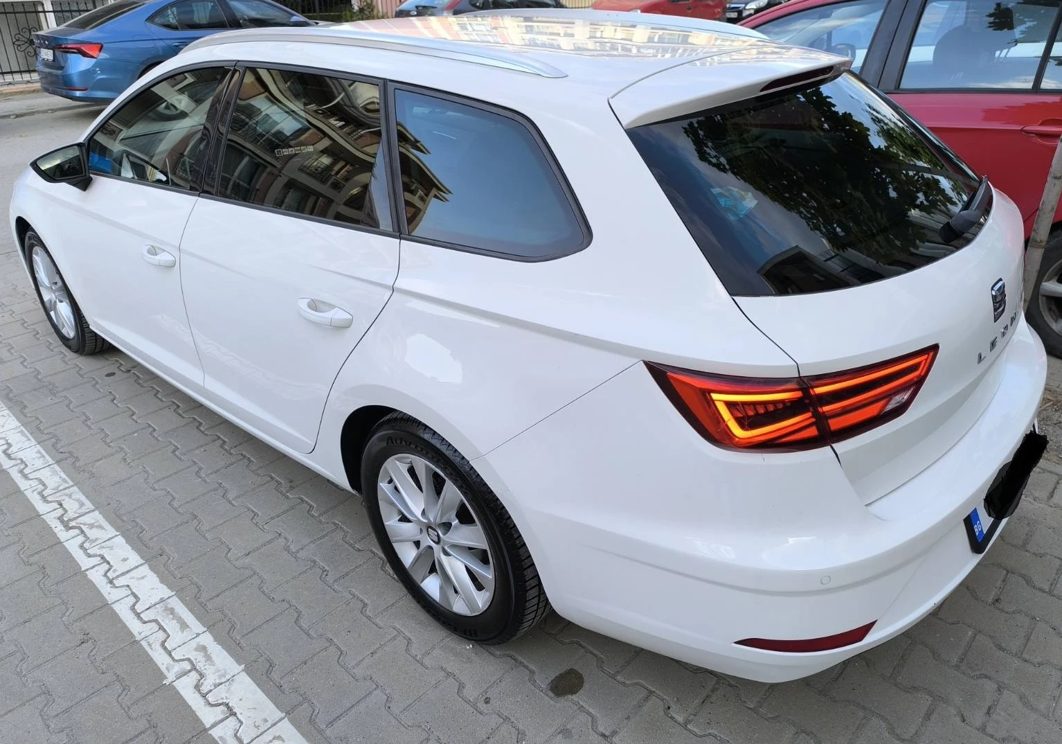 Seat Leon 1.6 TDI DSG7-CAM-DISTRONIC, снимка 3 - Автомобили и джипове - 53911173
