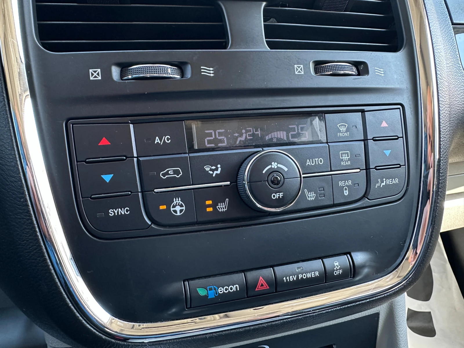 Chrysler Town and Country 3.6i 287 к.с. Газ/бензин/ГАРАНЦИЯ, снимка 15 - Автомобили и джипове - 54147752