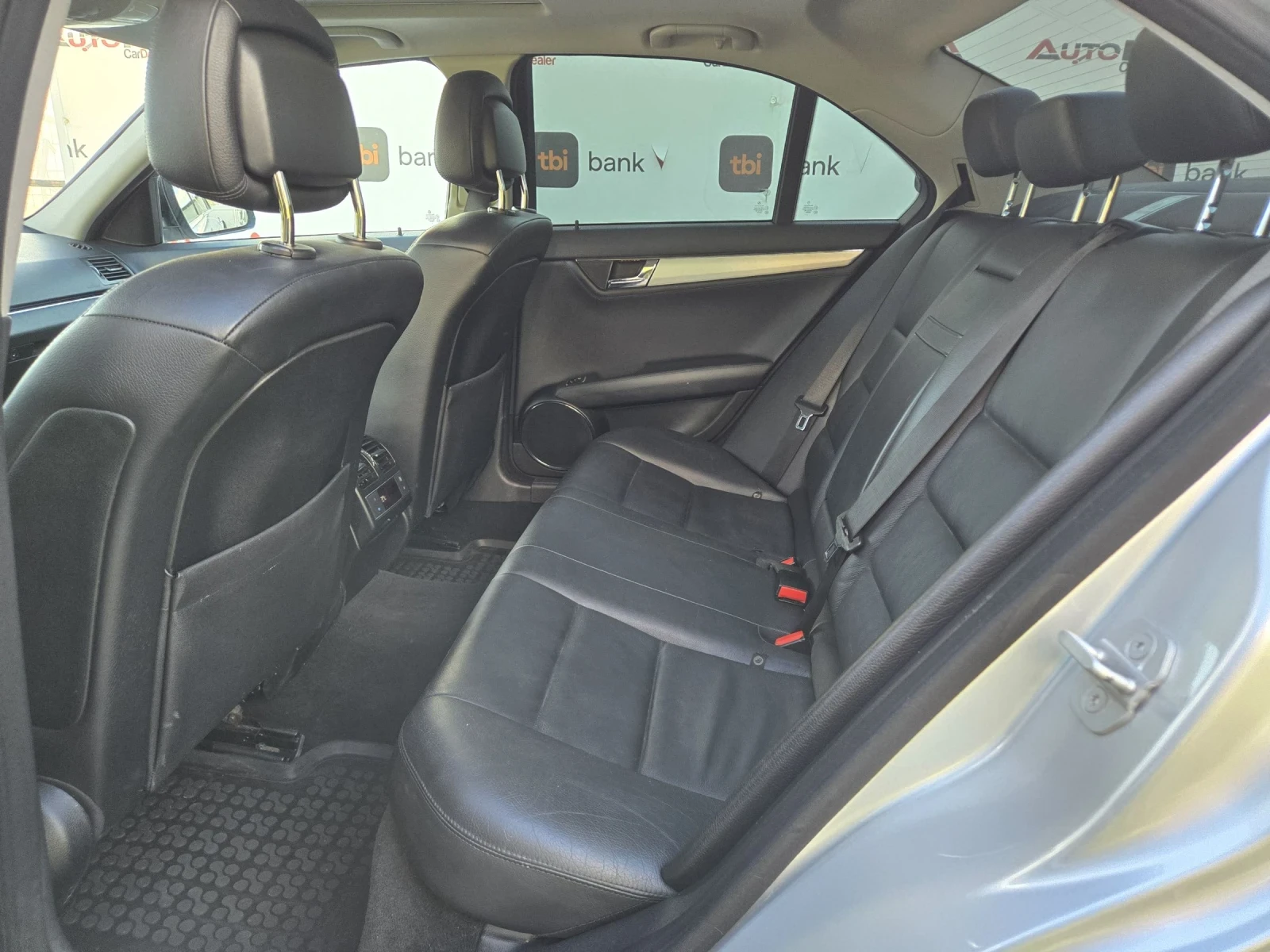 Mercedes-Benz C 320 3.0CDI-224кс= АВТОМАТ= ШИБЕДАХ= ПОДГРЕВ= КСЕНОН, снимка 9 - Автомобили и джипове - 54181279