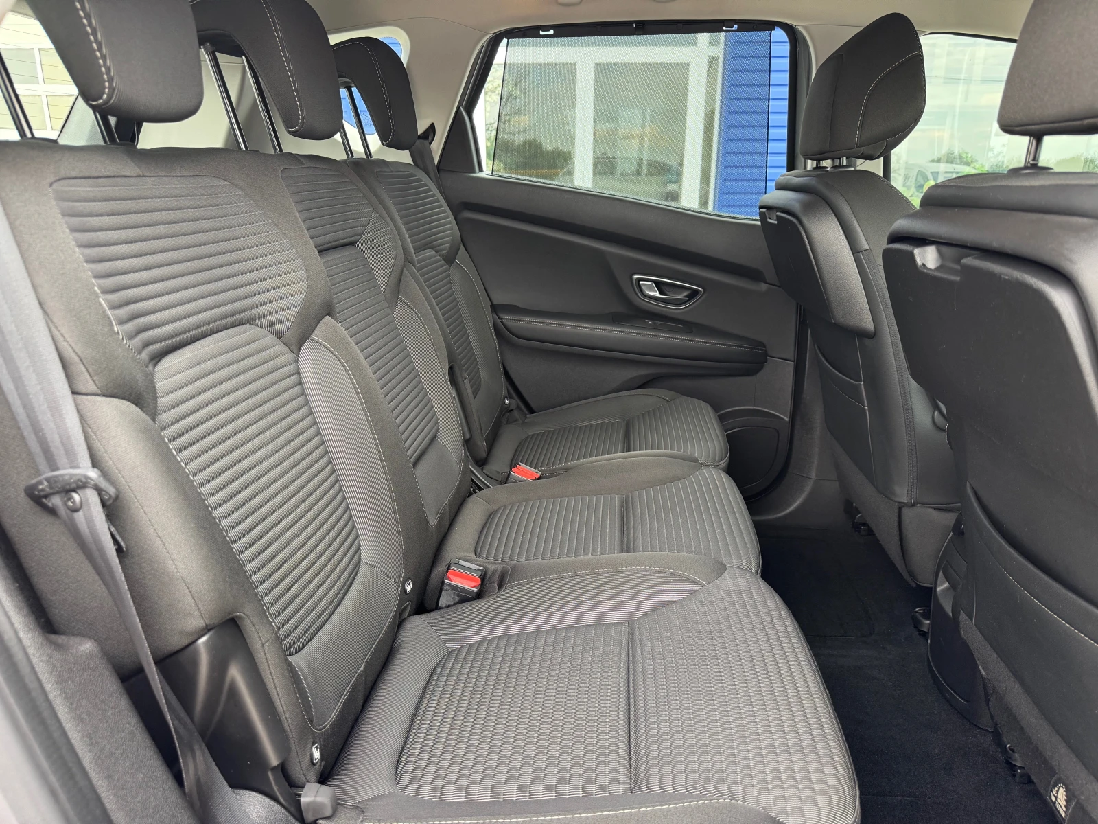 Renault Scenic 1.5 dci 110kc energy edition, снимка 13 - Автомобили и джипове - 54257887