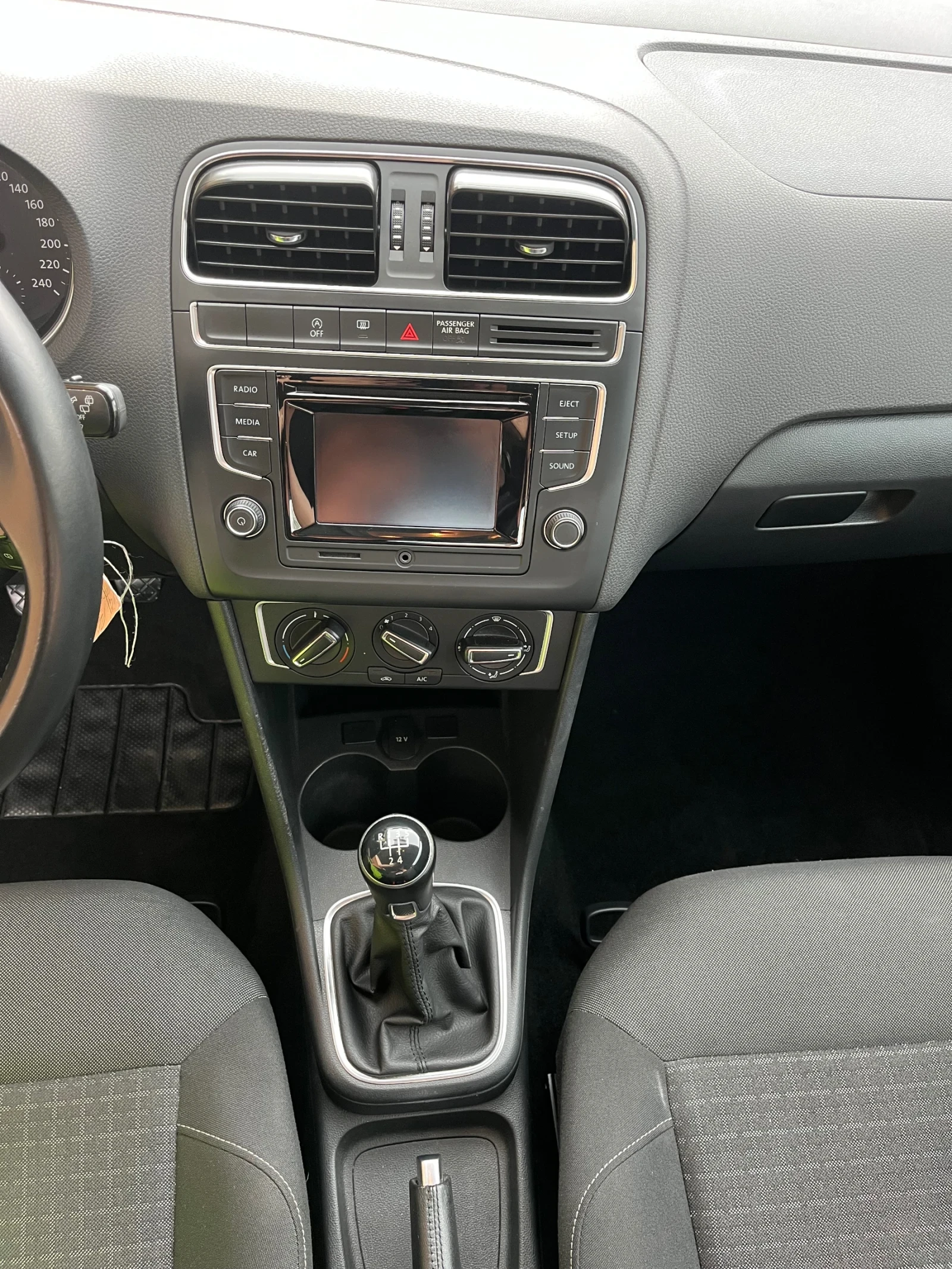 VW Polo, снимка 14 - Автомобили и джипове - 54260281