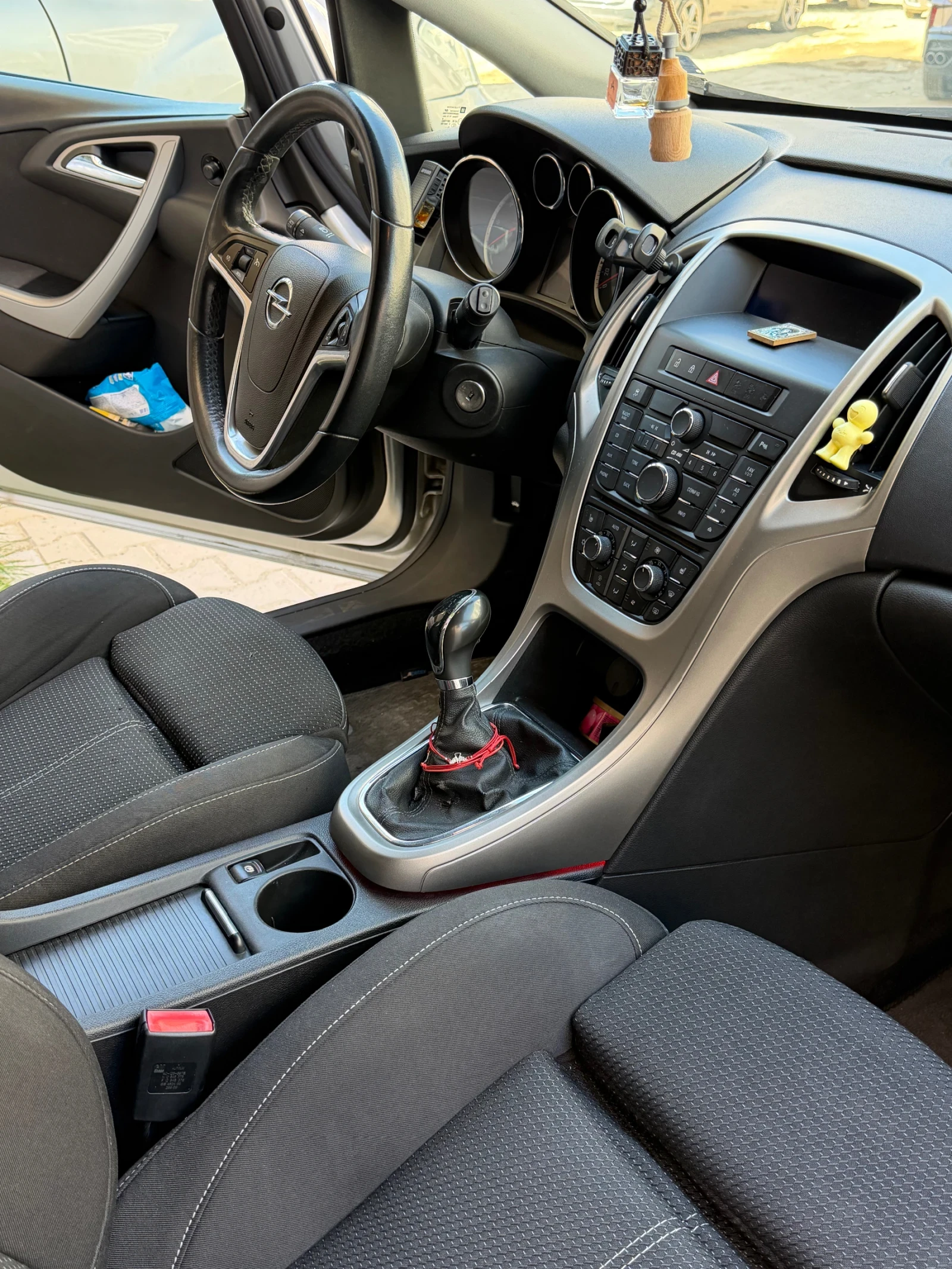 Opel Astra 1.7 CDTI, снимка 6 - Автомобили и джипове - 54320202