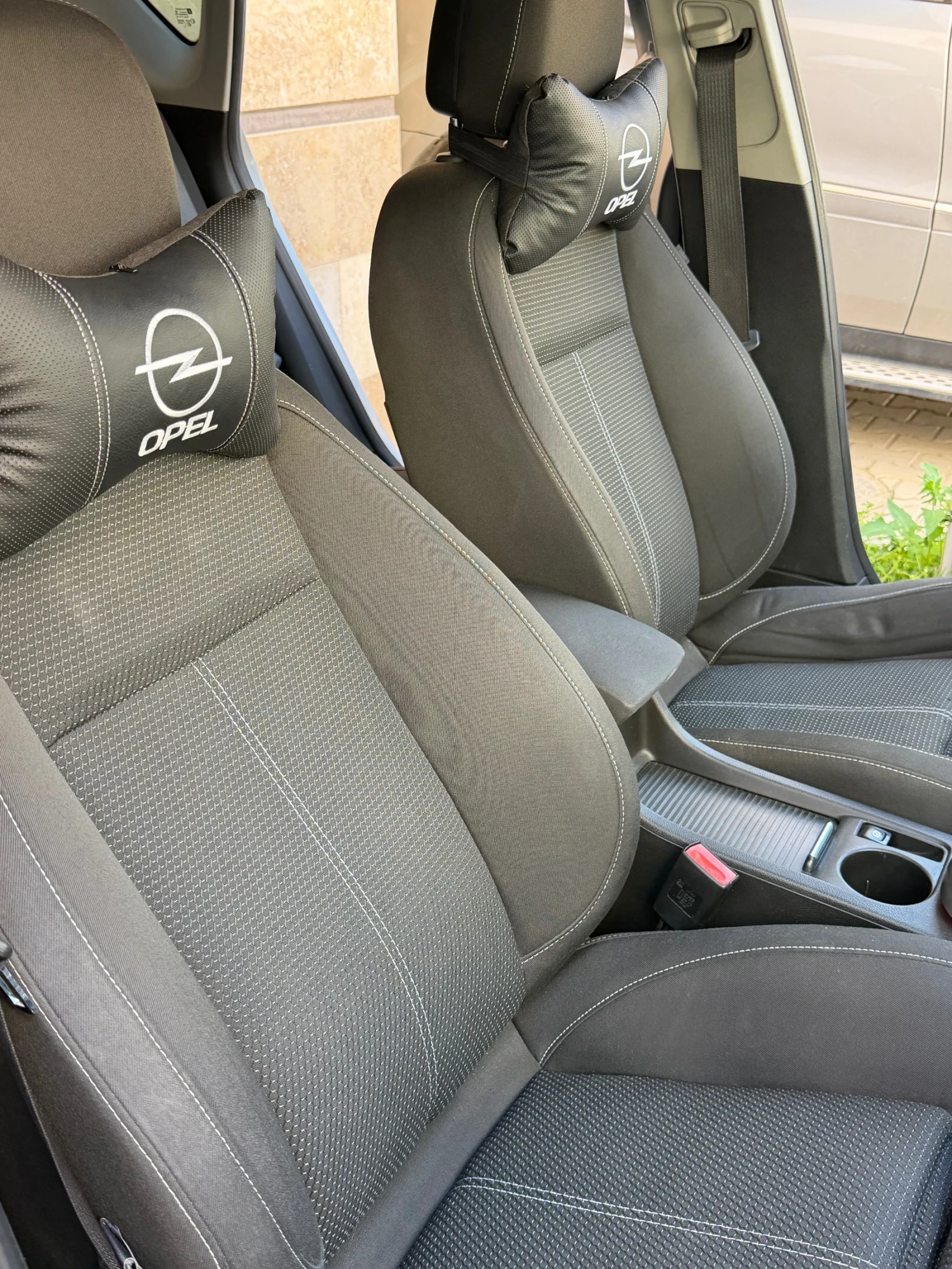 Opel Astra 1.7 CDTI, снимка 10 - Автомобили и джипове - 54320202