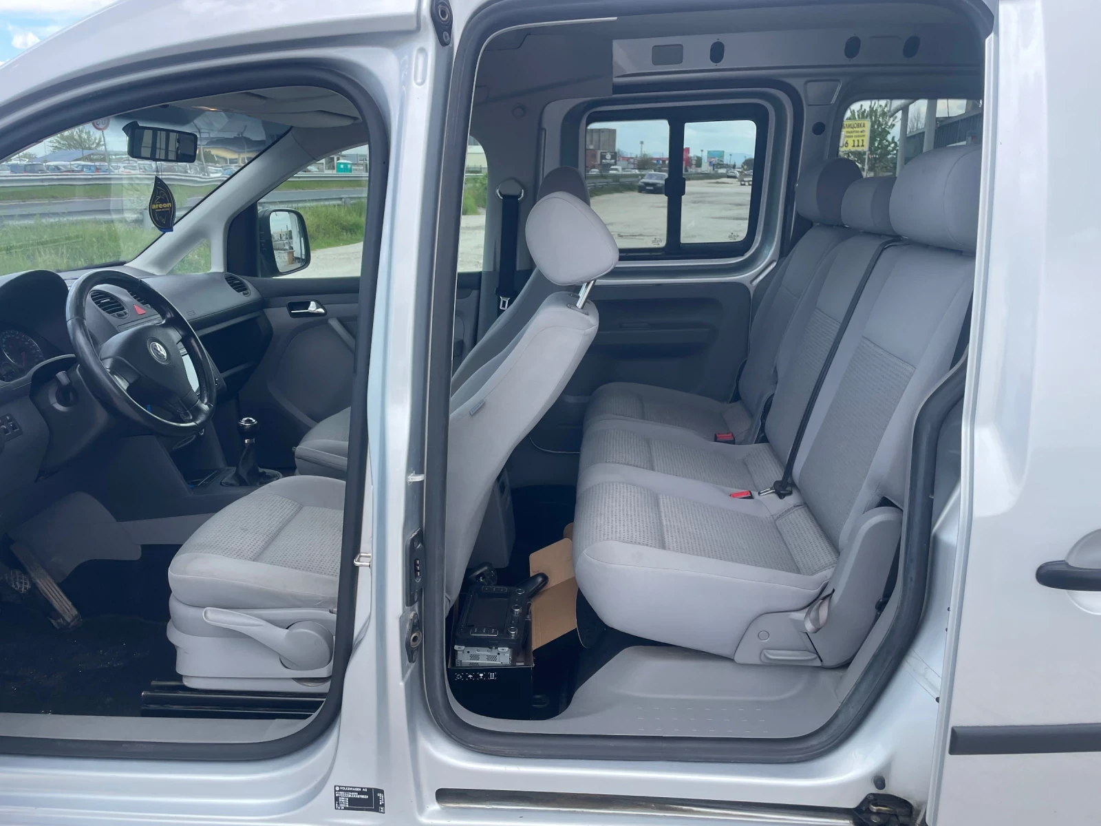 VW Caddy, снимка 8 - Автомобили и джипове - 54412055