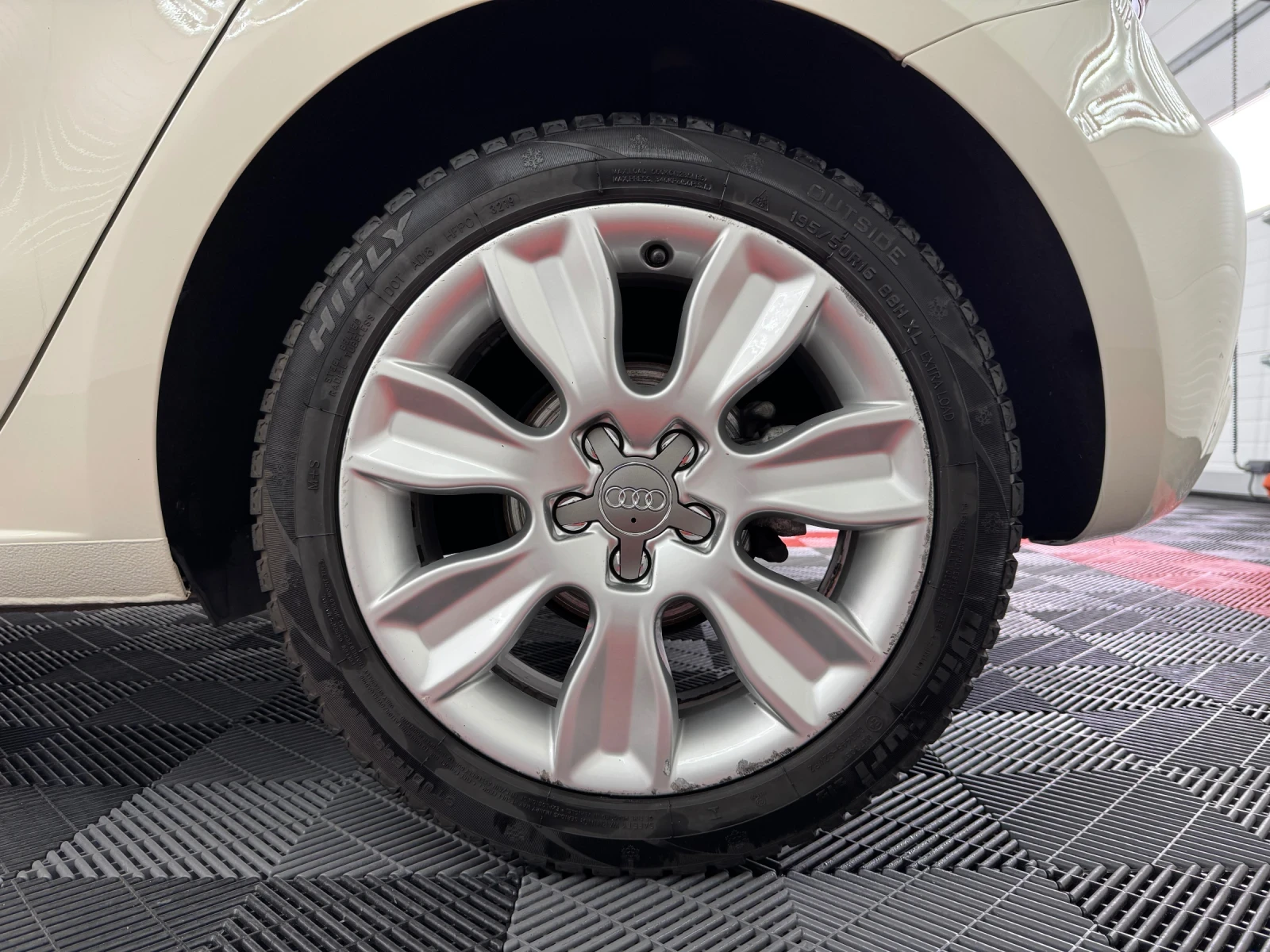 Audi A1 1.6 TDI SPORTBACK / S-TRONIC, снимка 16 - Автомобили и джипове - 54607262