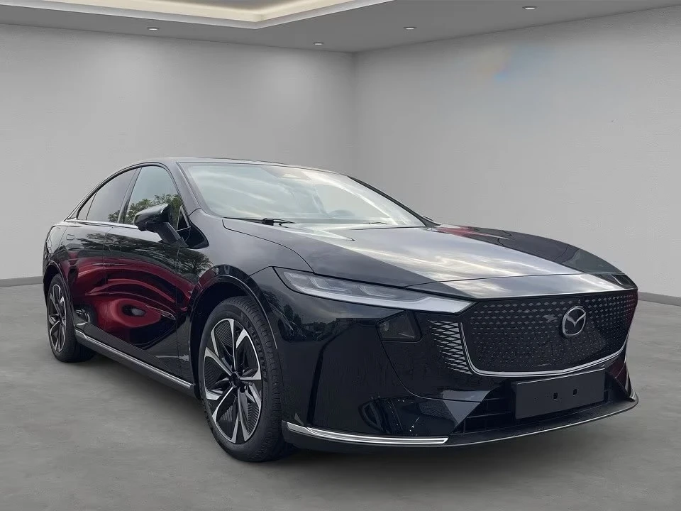 Mazda 6 e TAKUMI PLUS 69kWh WARRANTY! All Options!, снимка 3 - Автомобили и джипове - 54748624