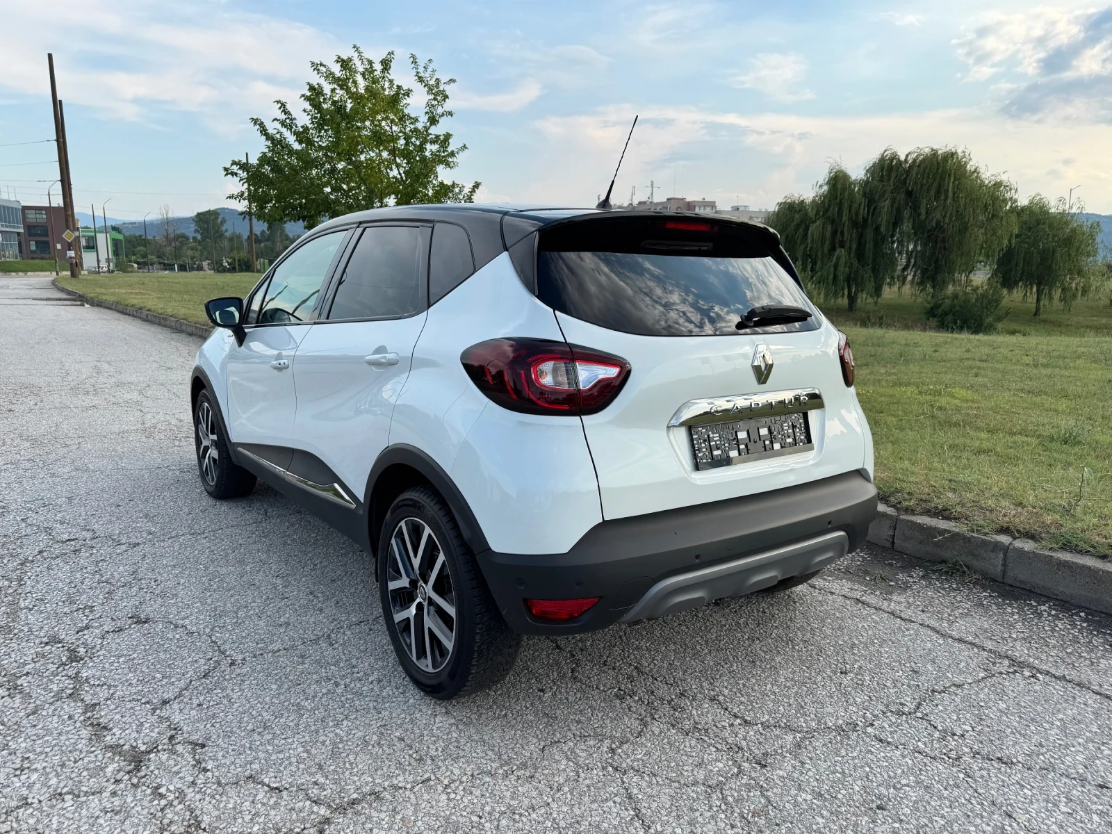 Renault Captur 1.3 Turbo Red Edition Top, снимка 3 - Автомобили и джипове - 55003388