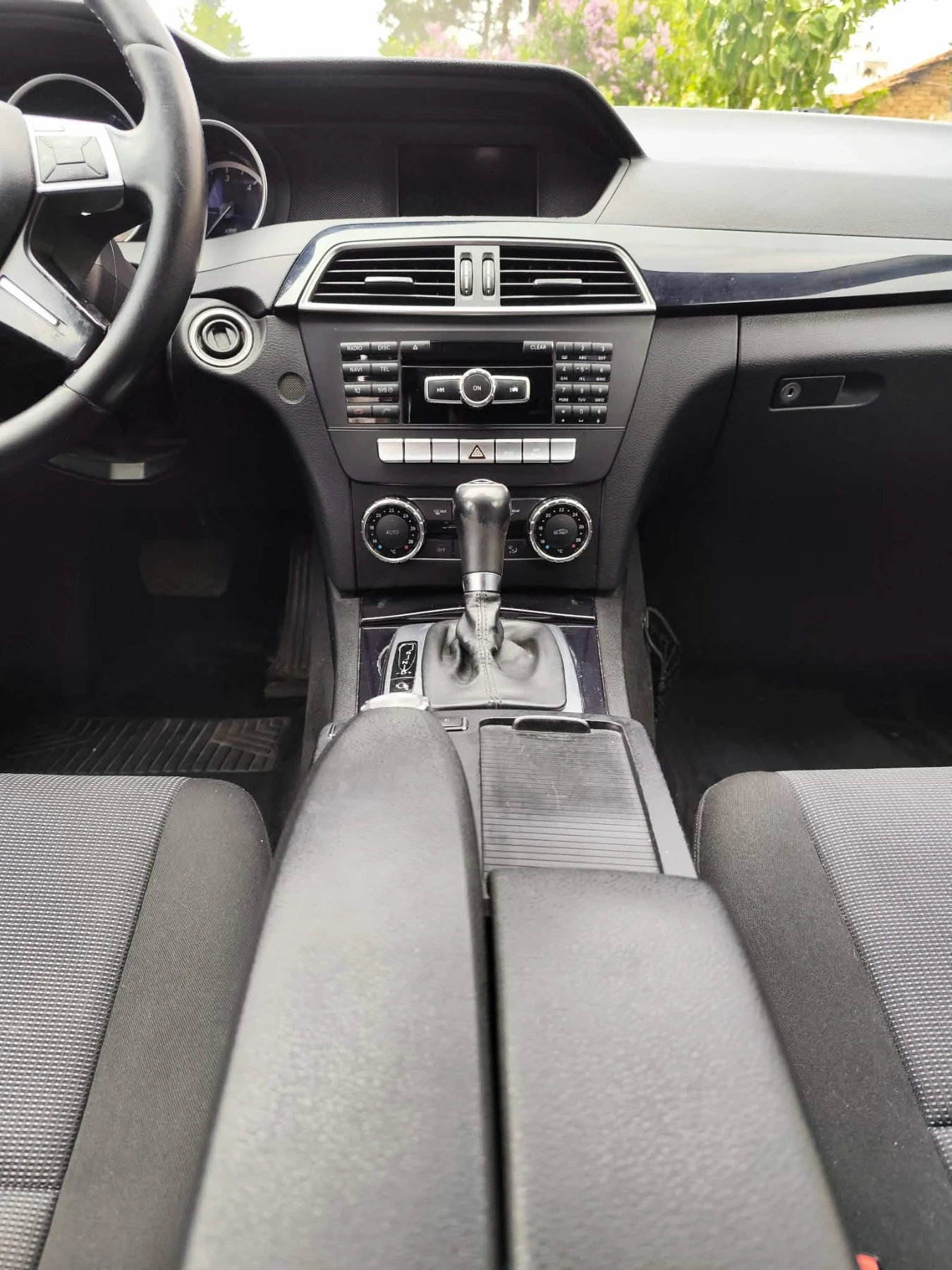 Mercedes-Benz C 220, снимка 7 - Автомобили и джипове - 55678843