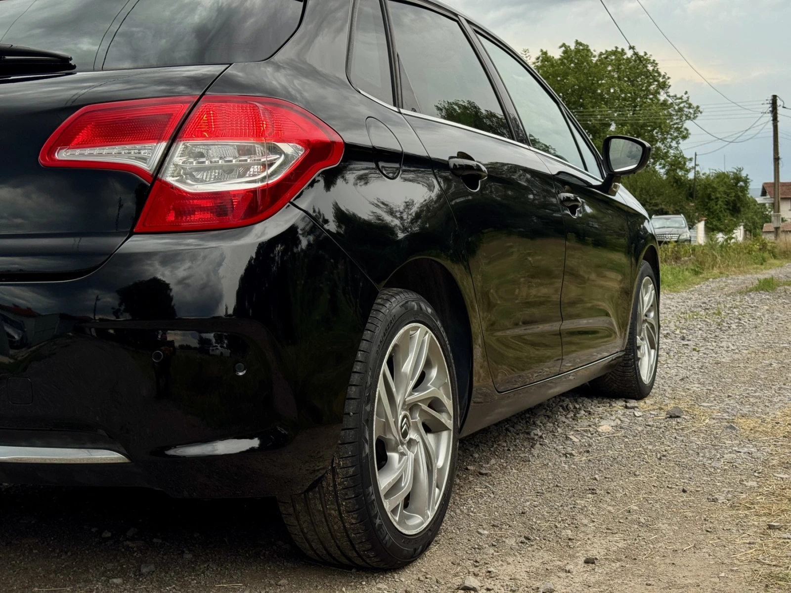Citroen C4 1.6HDI/EXCLUSIVE/Масаж/230v/BlindSpot/ParkAssist, снимка 4 - Автомобили и джипове - 55354923