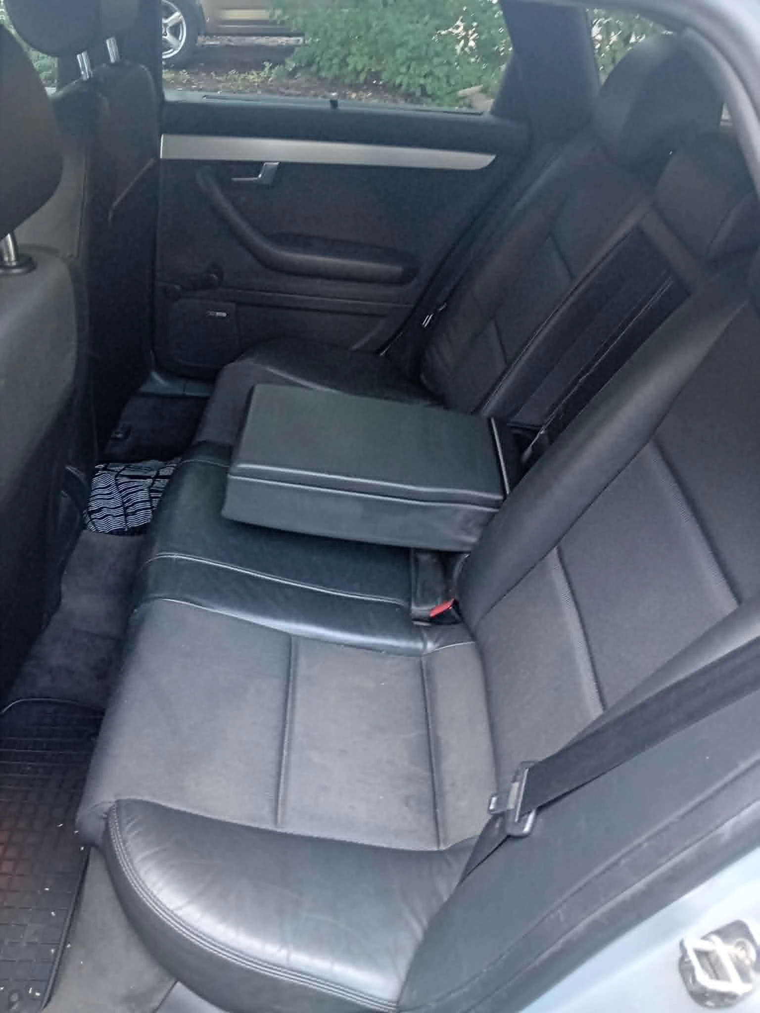 Audi A4 Avant 1.8T+ ГАЗ, снимка 13 - Автомобили и джипове - 55618350