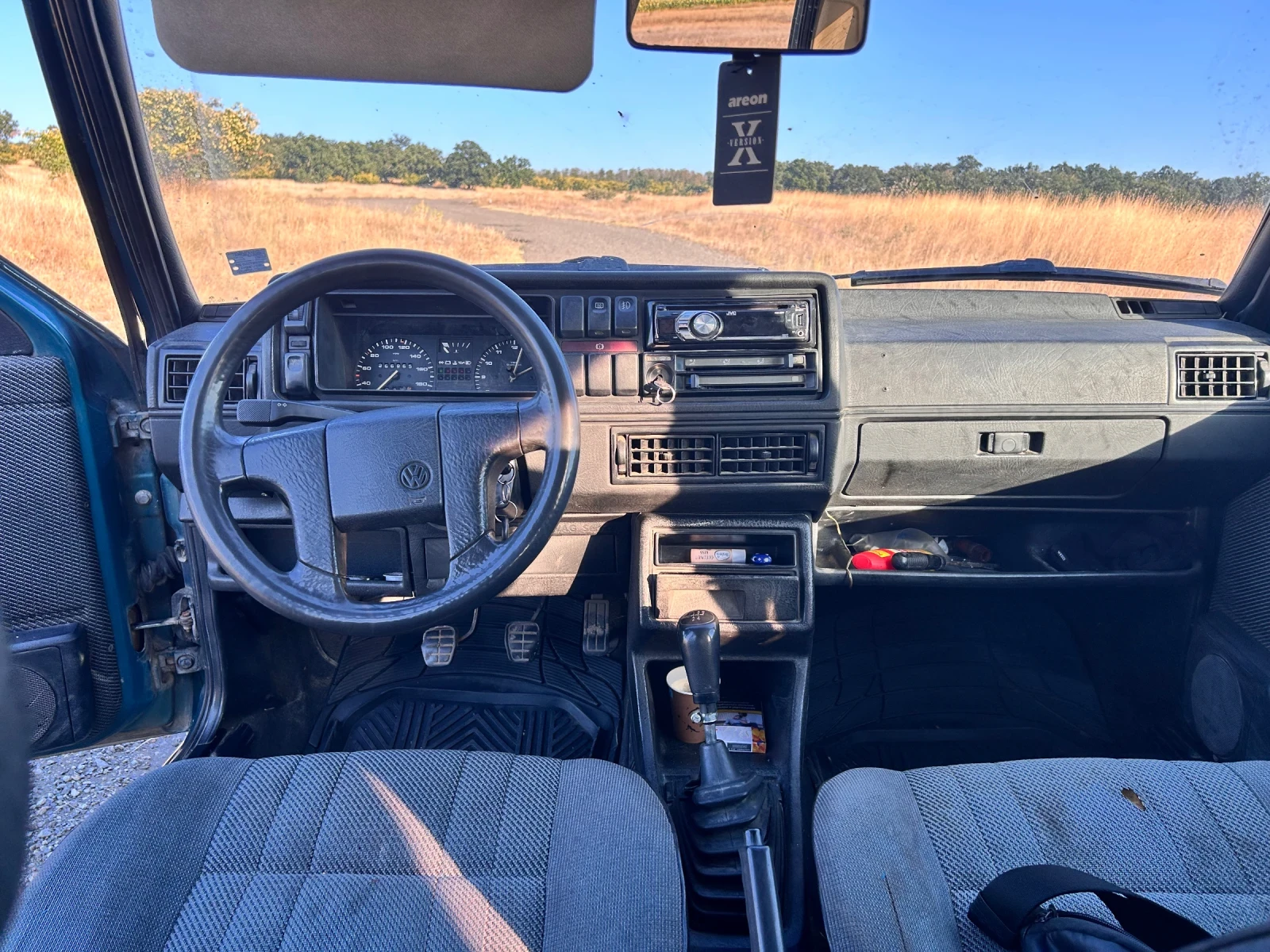 VW Golf 1.6, снимка 6 - Автомобили и джипове - 55683507
