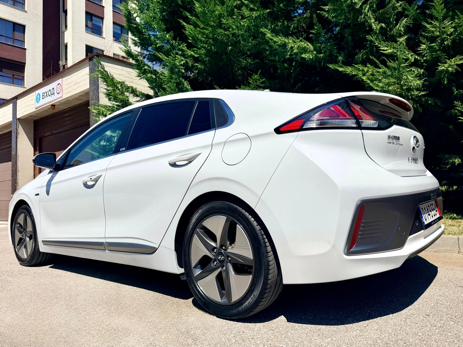 Hyundai Ioniq 1.6 HYBRID PREMIUM PODGREV OBDUHVANE LUK LED FULL, снимка 6 - Автомобили и джипове - 55742153