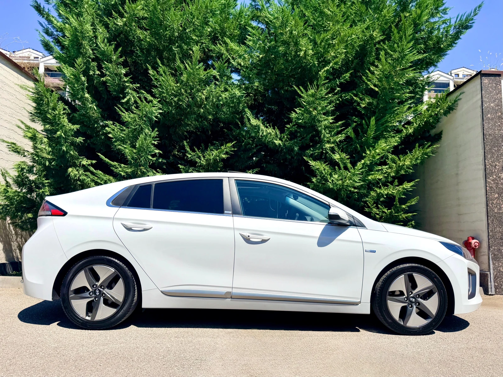 Hyundai Ioniq 1.6 HYBRID PREMIUM PODGREV OBDUHVANE LUK LED FULL, снимка 4 - Автомобили и джипове - 55742153