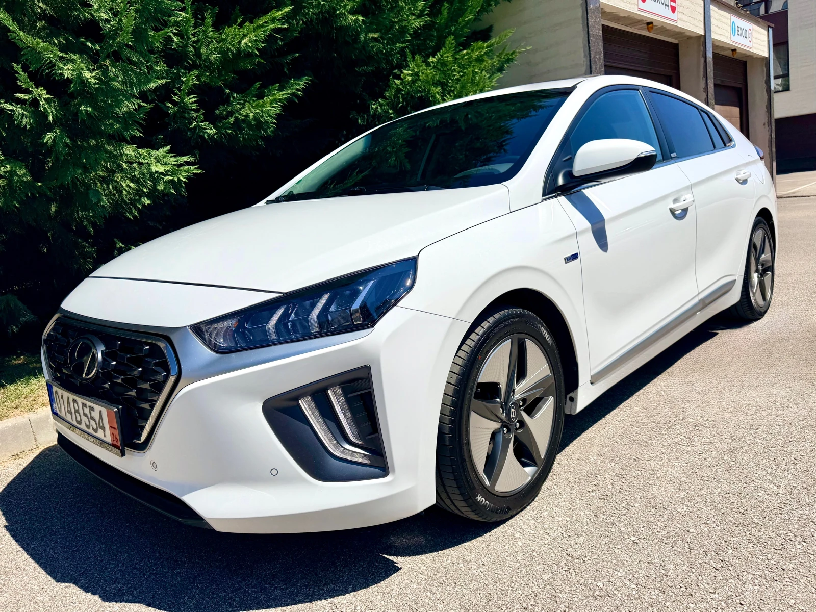 Hyundai Ioniq 1.6 HYBRID PREMIUM PODGREV OBDUHVANE LUK LED FULL