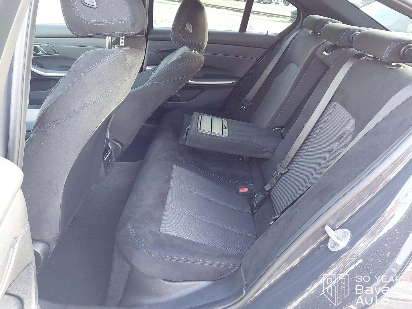 BMW 320 i Sportautomatic, снимка 8 - Автомобили и джипове - 56633709