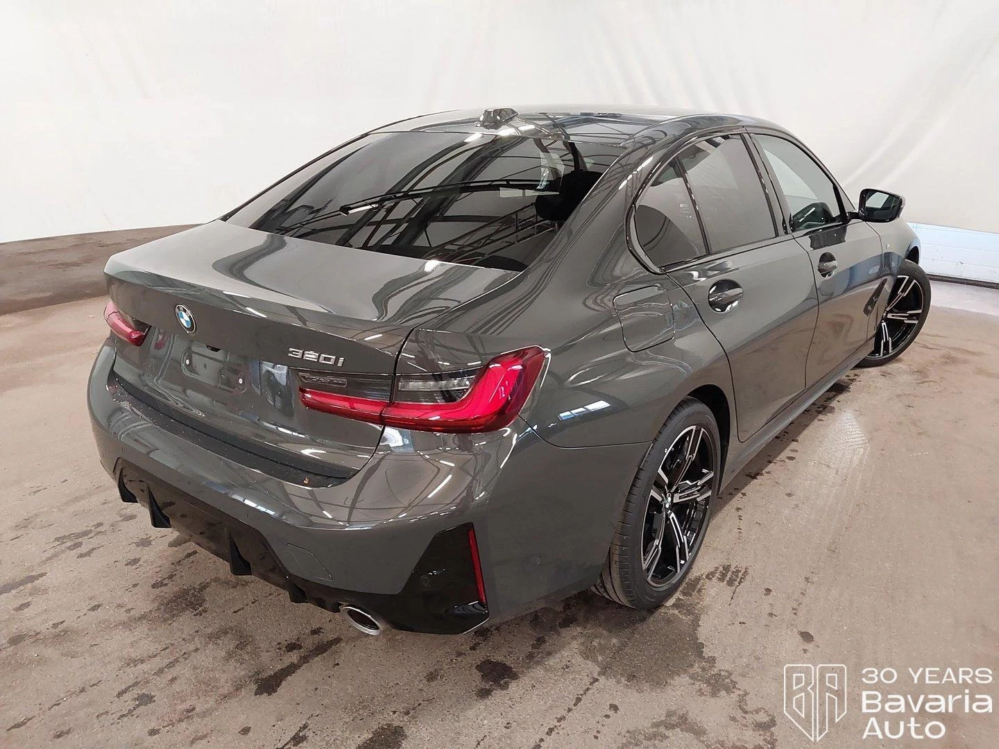BMW 320 i Sportautomatic, снимка 3 - Автомобили и джипове - 56633709