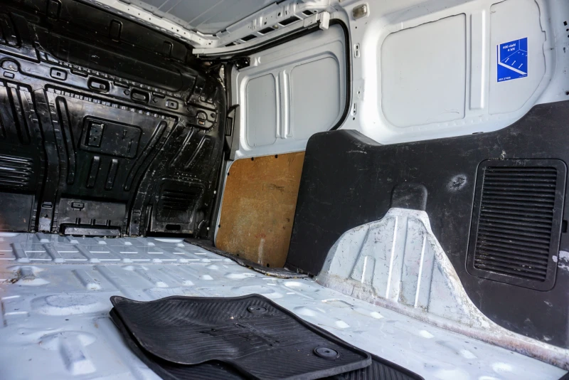 Ford Connect 1.5TDCI L2H1 TREND , снимка 10 - Автомобили и джипове - 47365626