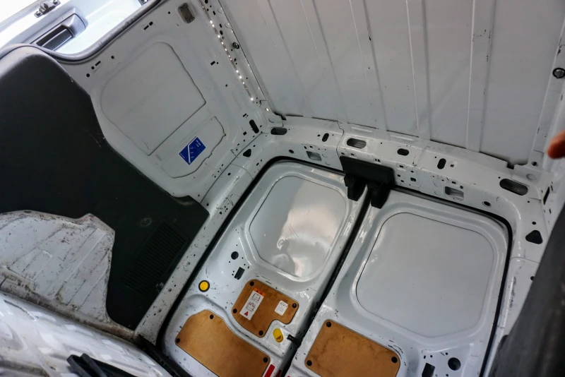 Ford Connect 1.5TDCI L2H1 TREND , снимка 13 - Автомобили и джипове - 47365626