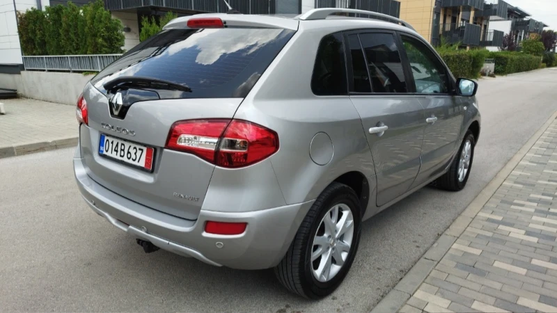 Renault Koleos 2.5i, снимка 4 - Автомобили и джипове - 48441180