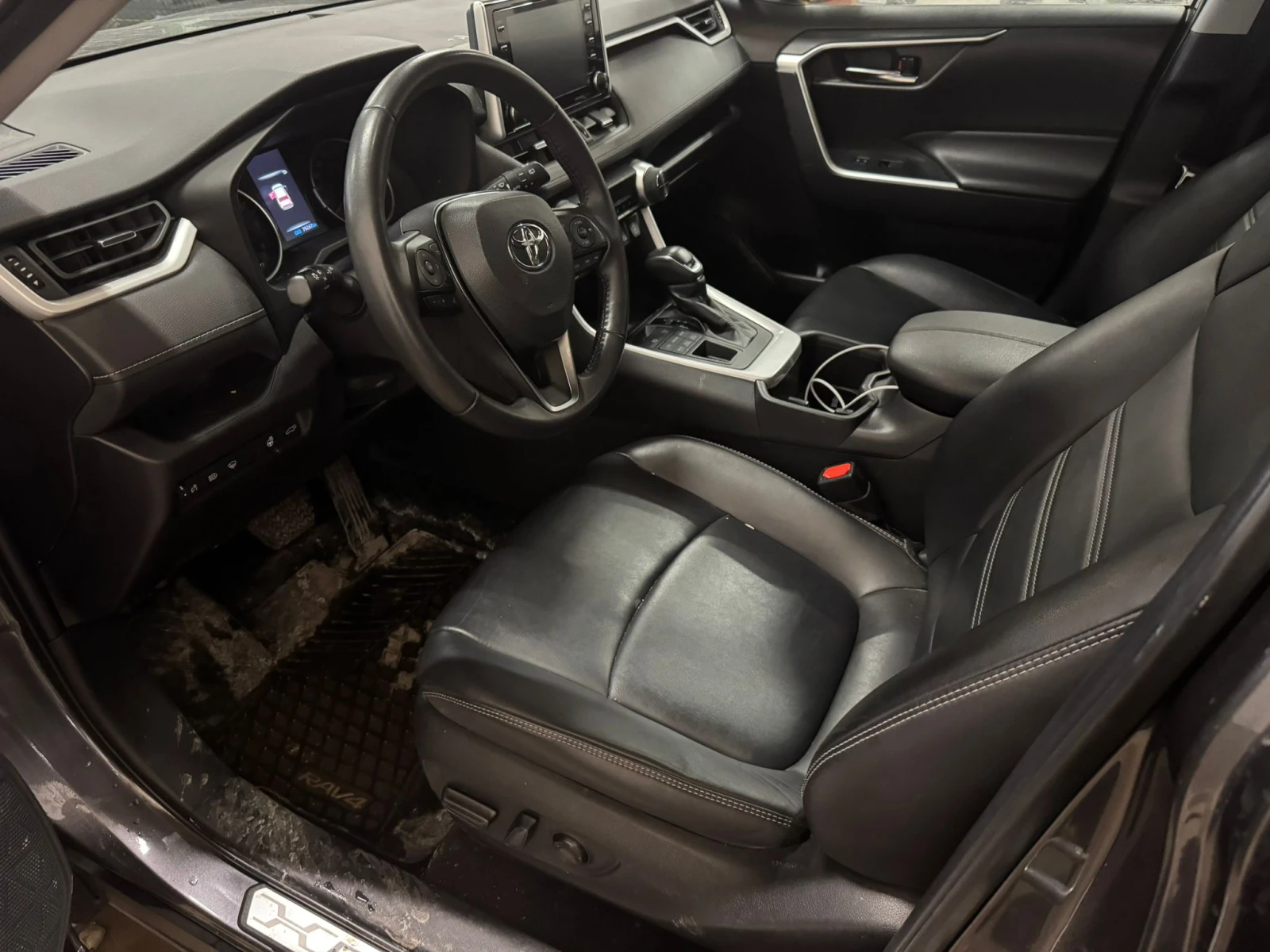 Toyota Rav4 XLE AWD - изображение 9