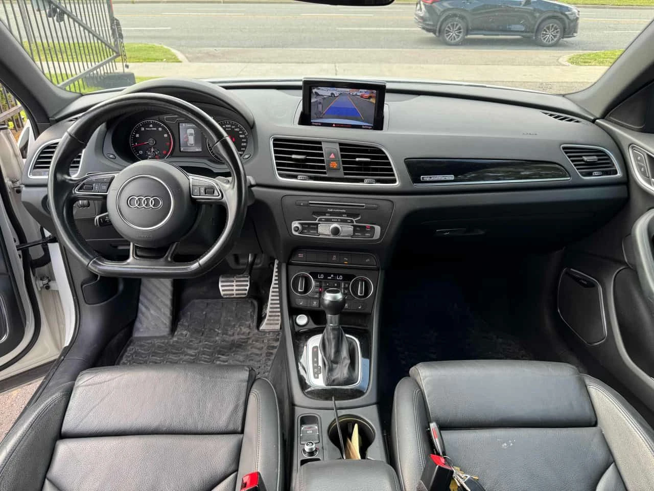 Audi Q3 Technik S-Line CARFAX, снимка 9 - Автомобили и джипове - 55117271