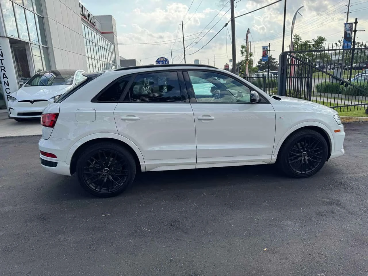 Audi Q3 Technik S-Line CARFAX, снимка 3 - Автомобили и джипове - 55117271
