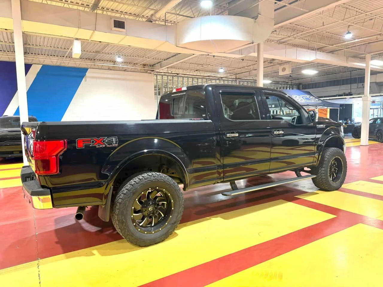 Ford F150 * 4WD SuperCrew Box * CARFAX * БЕЗ ПЪРВОНАЧАЛНА ВН, снимка 3 - Автомобили и джипове - 55134833