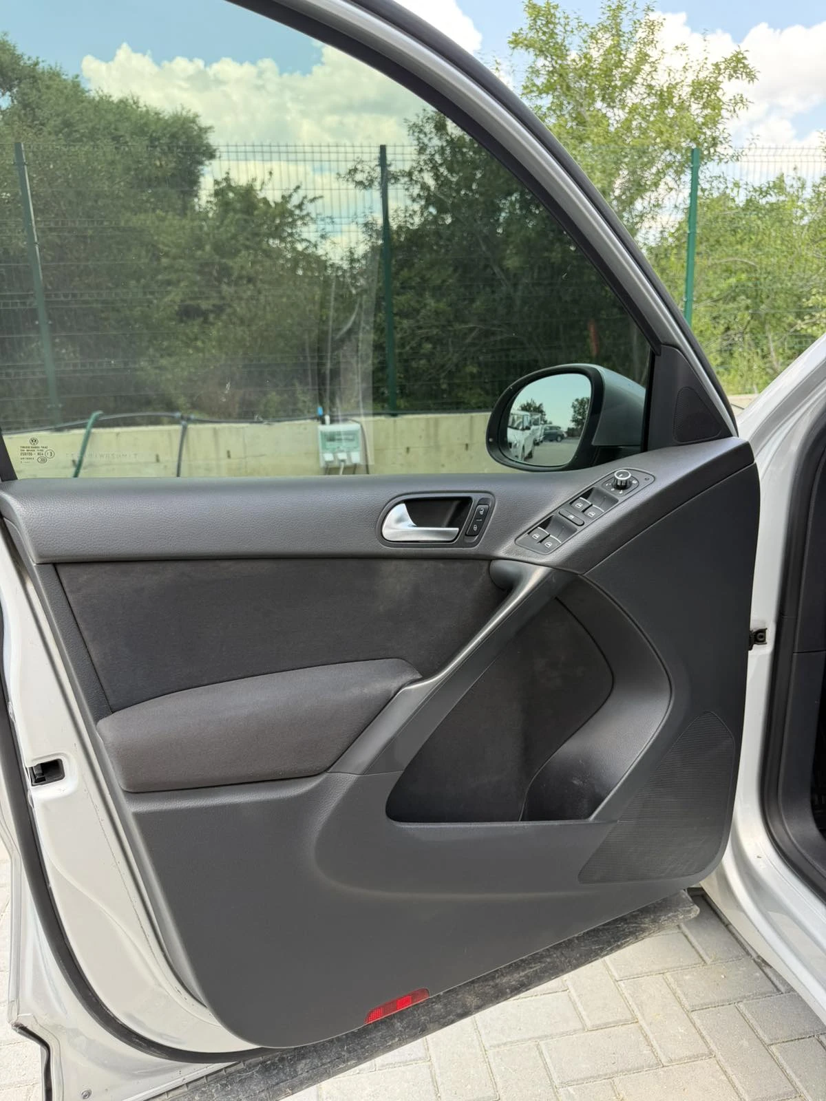 VW Tiguan, снимка 8 - Автомобили и джипове - 55235455