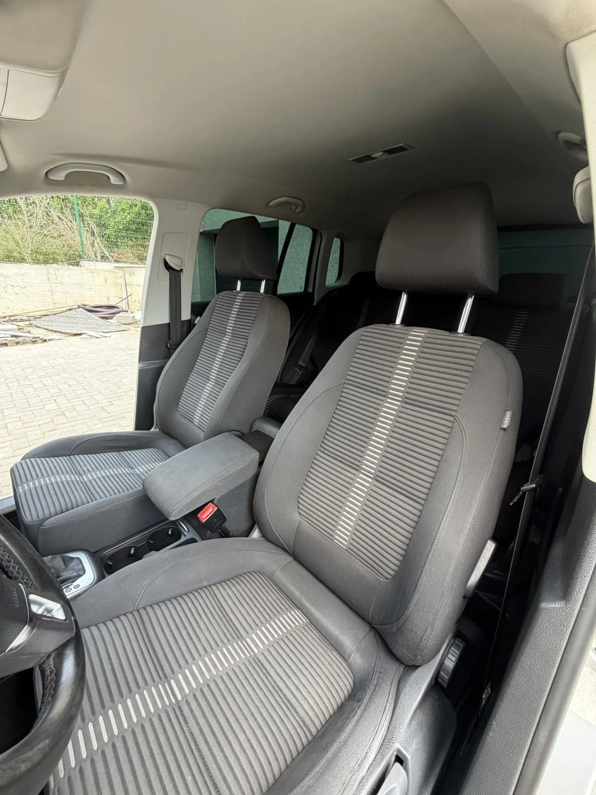 VW Tiguan, снимка 9 - Автомобили и джипове - 55235455