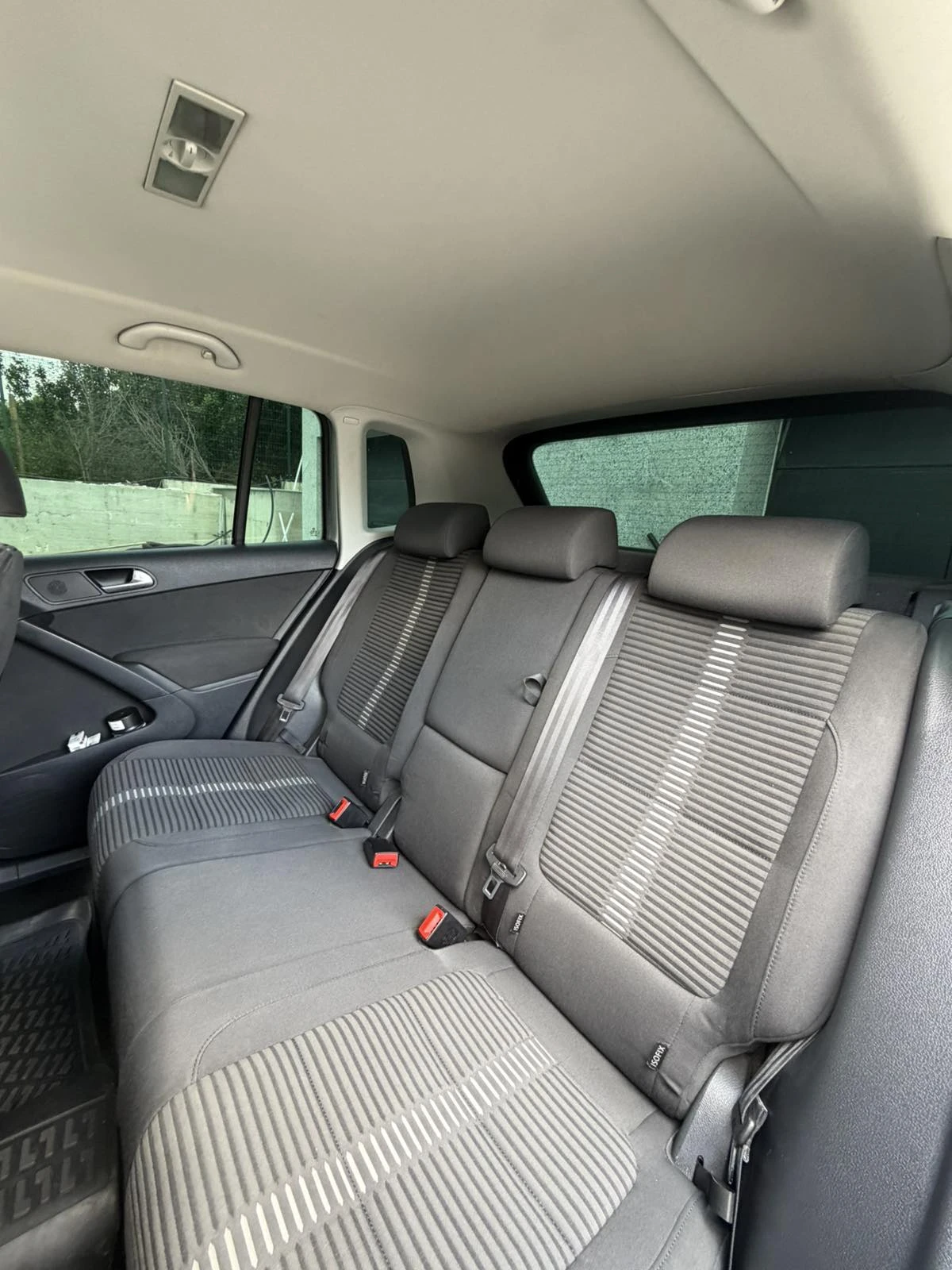 VW Tiguan, снимка 14 - Автомобили и джипове - 55235455